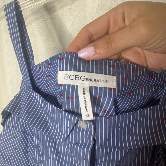 🆕 BCBGENERATION Blue & White Striped Red Dot Cold-Shoulder Shirt XS - Picture 6 of 11